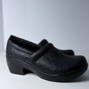 B.O.C. BORN NADIYYA Women's Black Ostrich Print Comfort Clog US 8M‎ Boho, Casual
